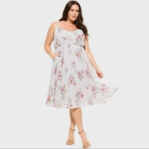 NWT Torrid midi chaffon cowl neck pleated dress in fall over floral